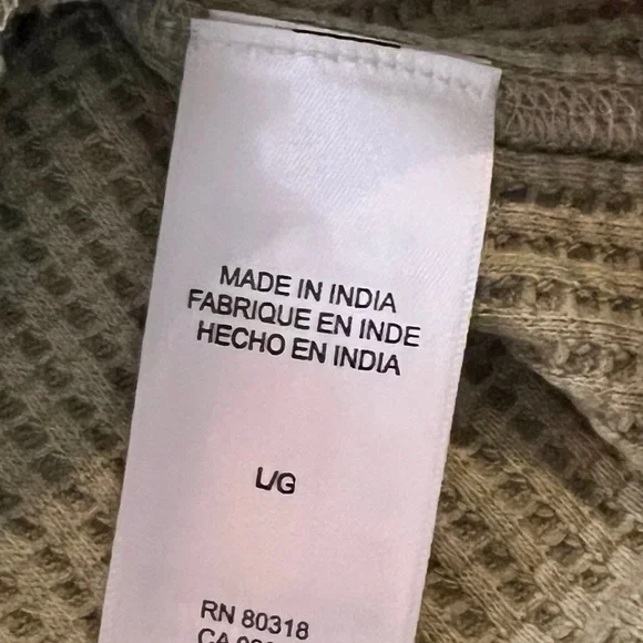 Lucky Brand
Women’s
Large
Celery Green Colored
Long sleeve Henley - Picture 10 of 11